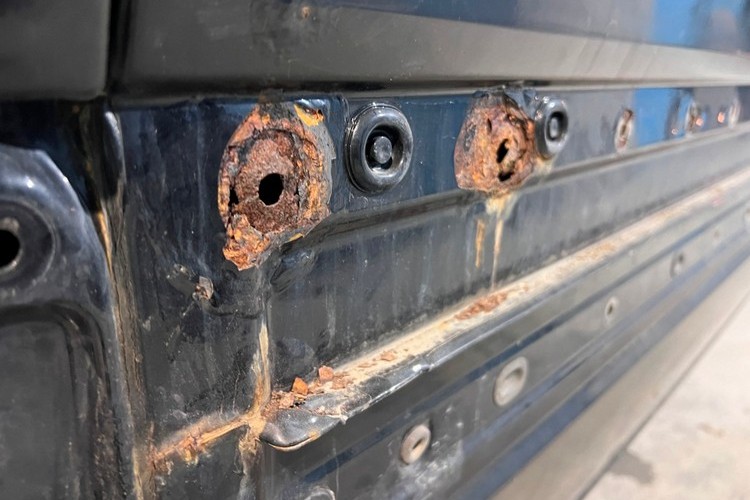 Кузовной ремонт и покраска микроавтобуса Mercedes Sprinter