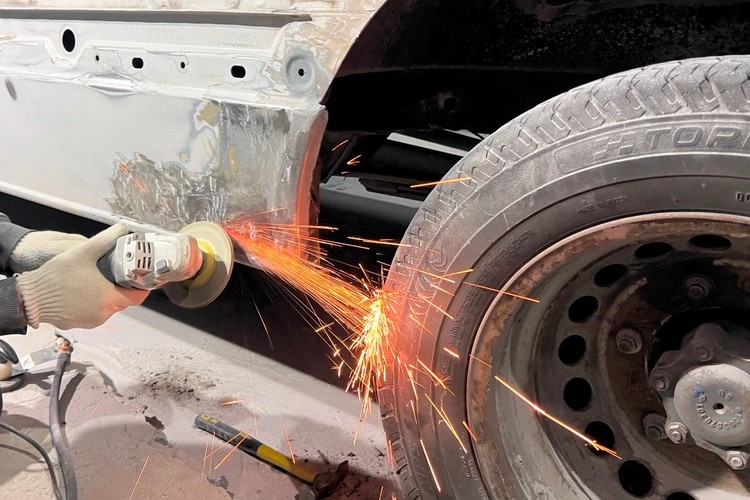 Кузовной ремонт и покраска микроавтобуса Mercedes Sprinter