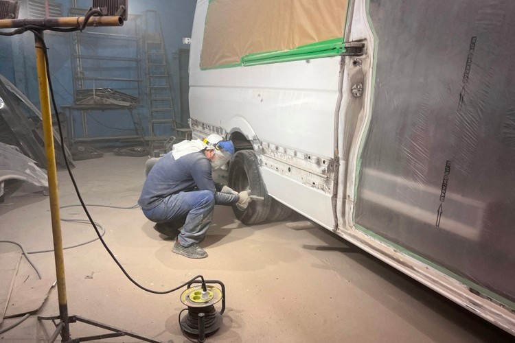 Кузовной ремонт и покраска микроавтобуса Mercedes Sprinter